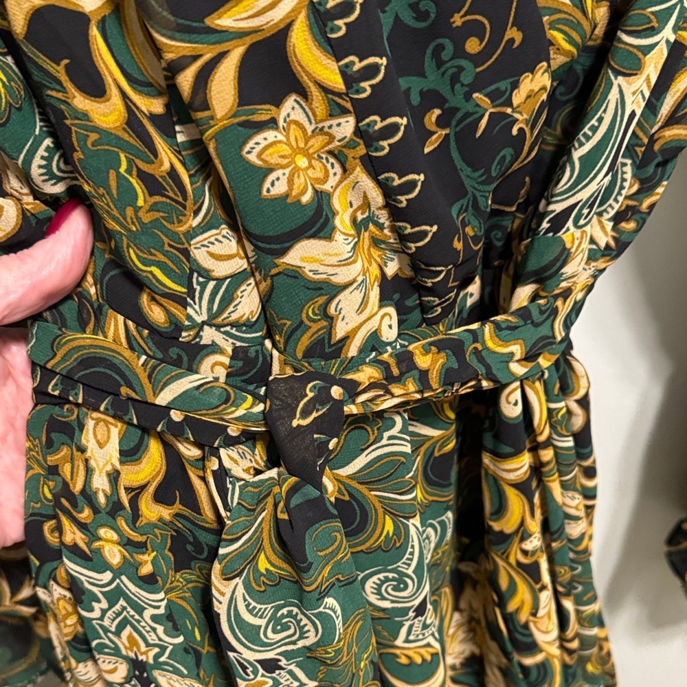 City Chic Floral Patterned Maxi dress - Picture 3 of 6
